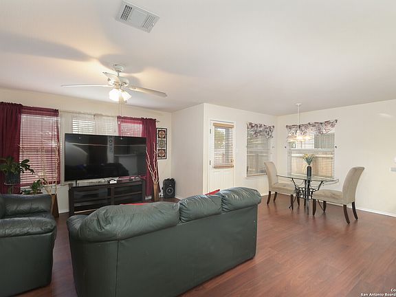 4th image of 4011 SPARROW LK