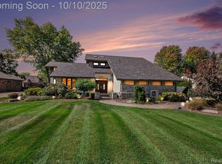 55333 Jewell Rd, Shelby Township, MI 48315