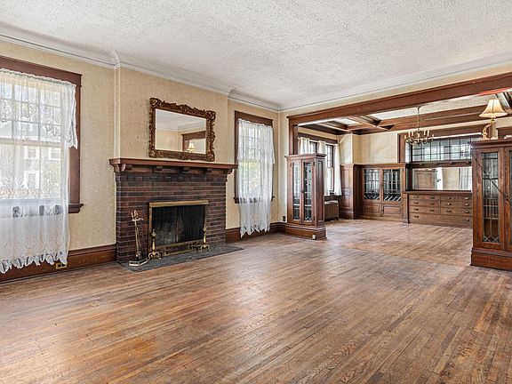 5th image of 1097 Lincoln Ave