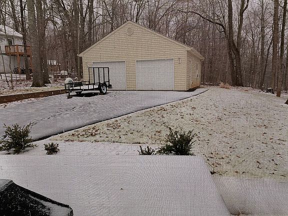 4th image of 406 Lake Vista Dr