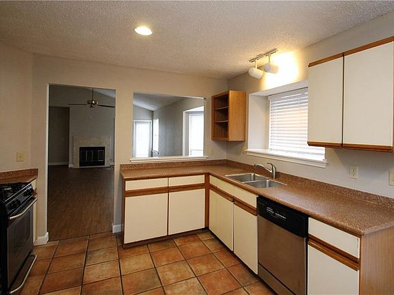 4th image of 12001 Elfcroft Dr
