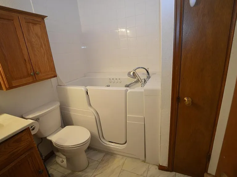 100 Clover Ct — Photo 9