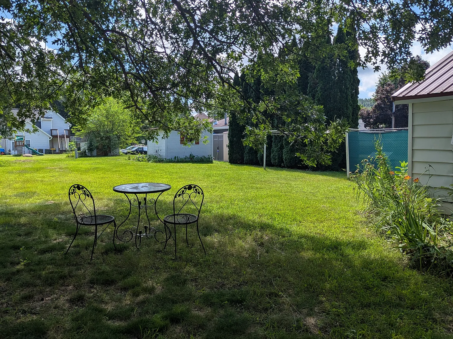 2 bed, 640 sqft, $1,200 — Photo 2
