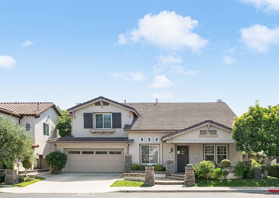 1st image of 4 Oak View Dr