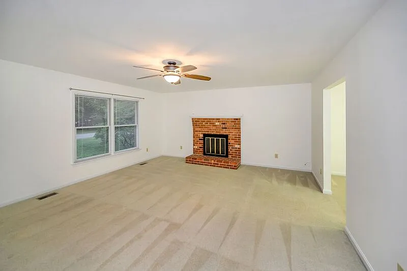 4 bed, 3.0 bath, 2880 sqft, $2,695 — Photo 3
