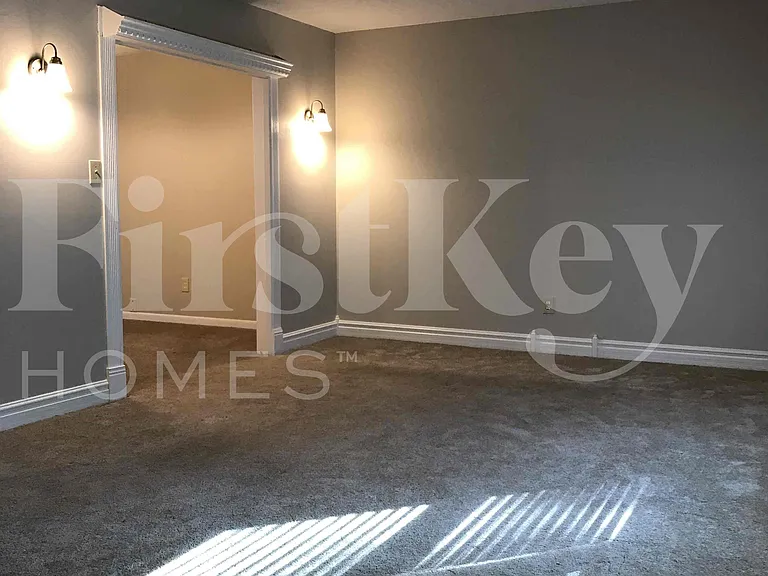 1248 Munsee Cir — Photo 8