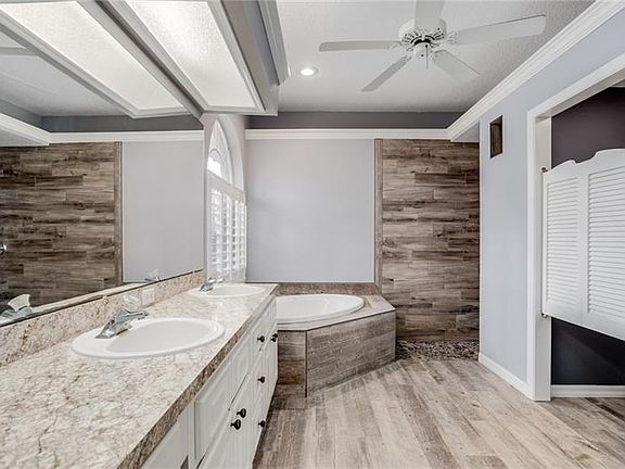 5th image of 33446 Lake Bend Cir
