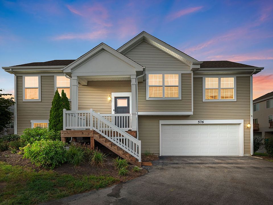 1st image of 576 Spring Leaf Dr