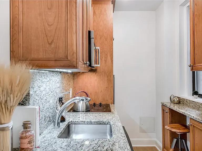 134 W 93rd St #4F — Photo 8