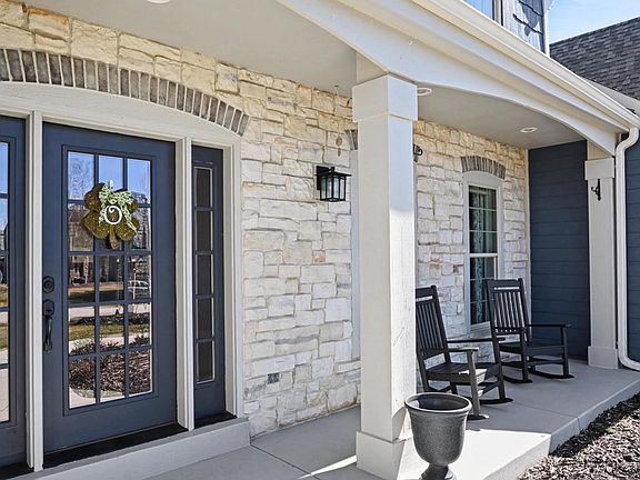 3rd image of W292N3296 Summerhill ROAD