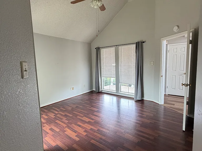3167 Royal Ln — Photo 8
