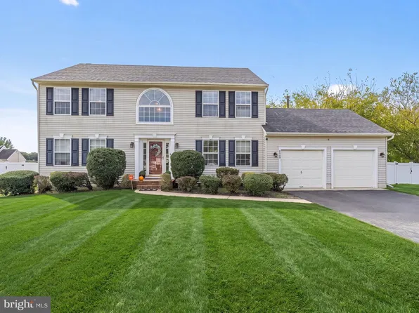 2659 Barry Dr, Vineland, NJ 08361