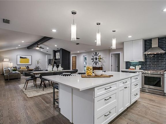 3rd image of 9015 Drumcliffe Ln