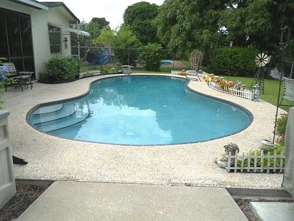3rd image of 6801 SW 7th Pl