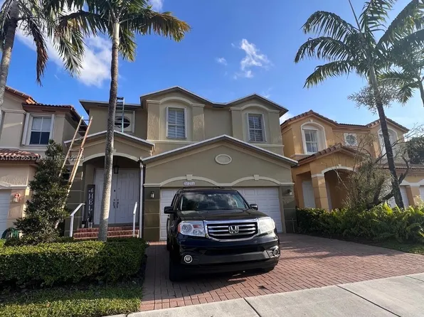 11218 NW 74th Ter, Doral, FL 33178