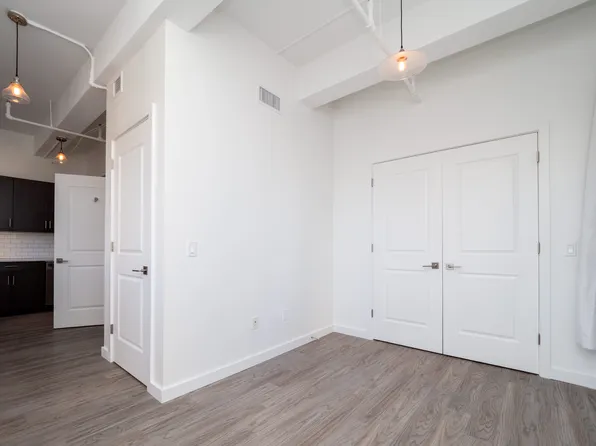 201 Cornelison Avenue image 11 of 14