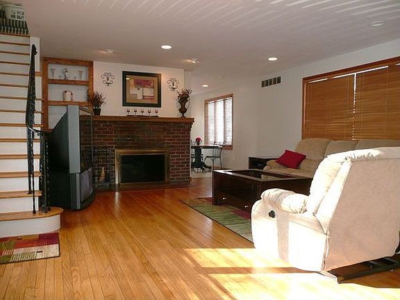 3rd image of 6282 Island Lake Dr