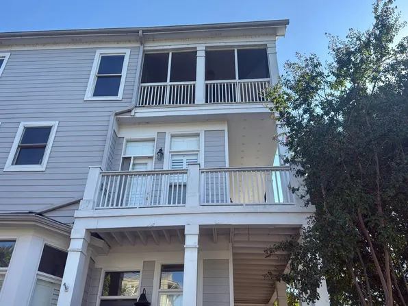 1012 Island Park Dr, Memphis, TN 38103