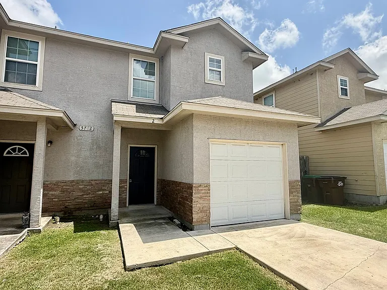 5742 Golf Hts — Photo 3