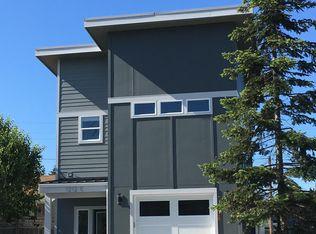 1212 16th St #C, Anacortes, WA 98221
