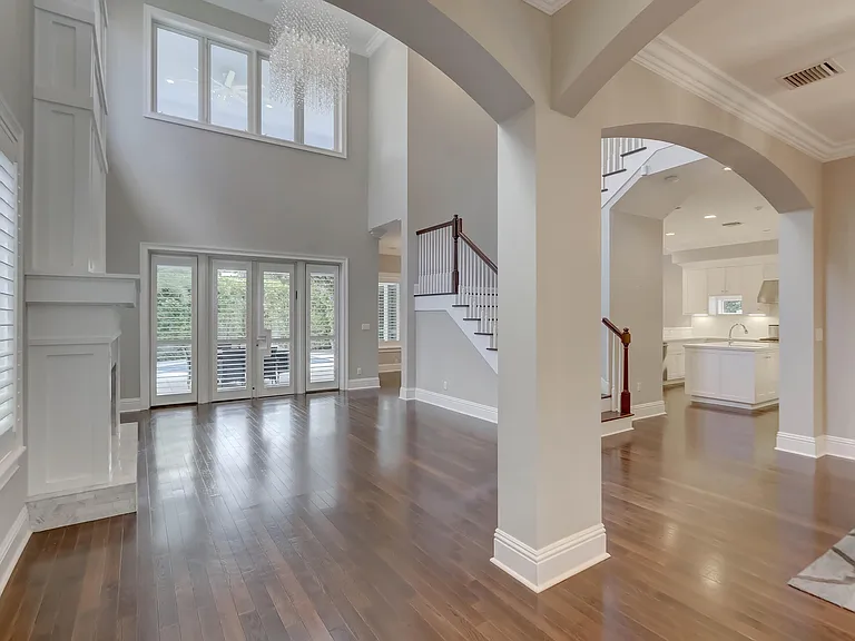 425 NE 11th Ave — Photo 4