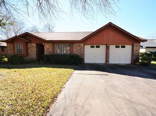 115 Tulip Trl, Lake Jackson, TX 77566