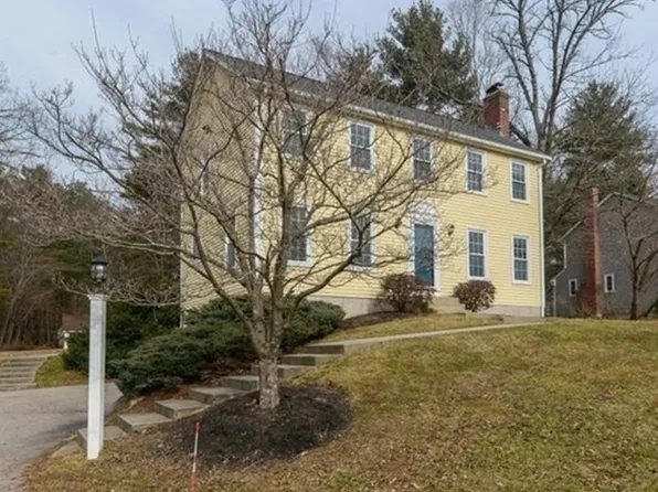 4 Bedford Rd, Franklin, MA 02038