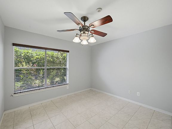 5th image of 2913 Crawford St Unit B
