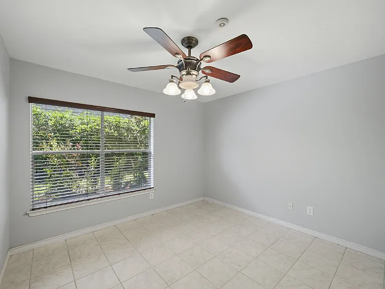 2913 Crawford St #B — Photo 5