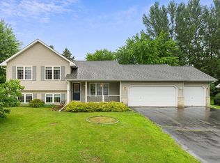 8180 Ravenrock Rd, Rockford, MN 55373