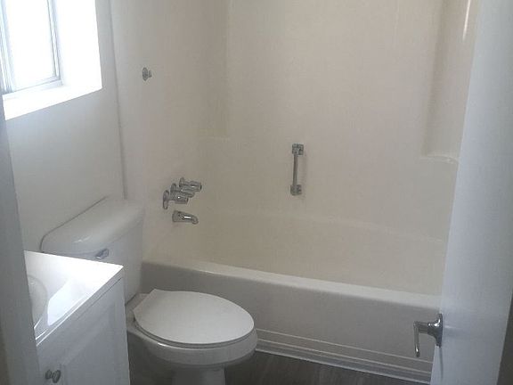 3rd image of 3829 Marlborough Ave APT 06