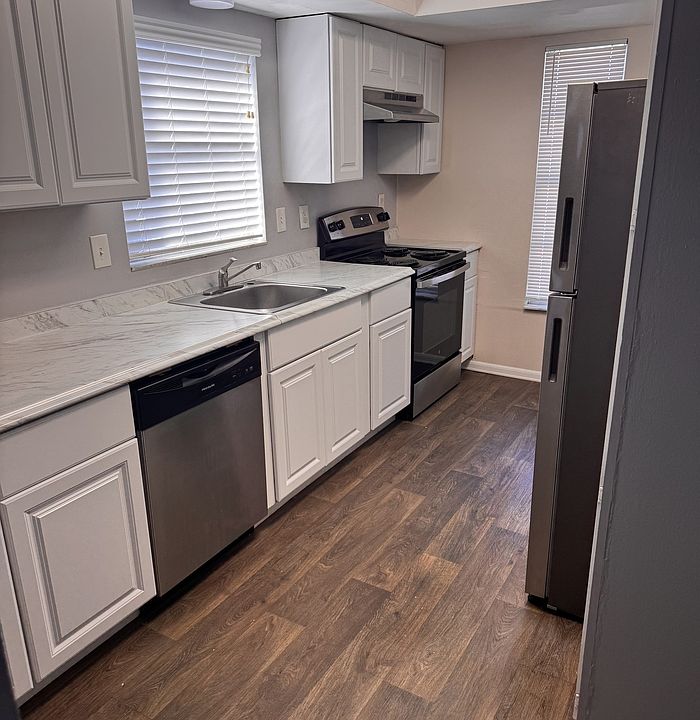 1st image of 4013 78th St W