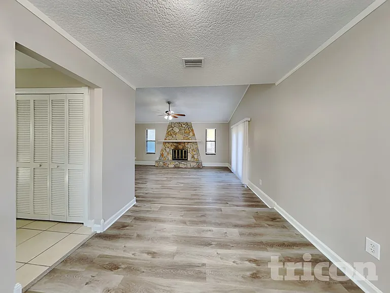 804 Elmwood St — Photo 4