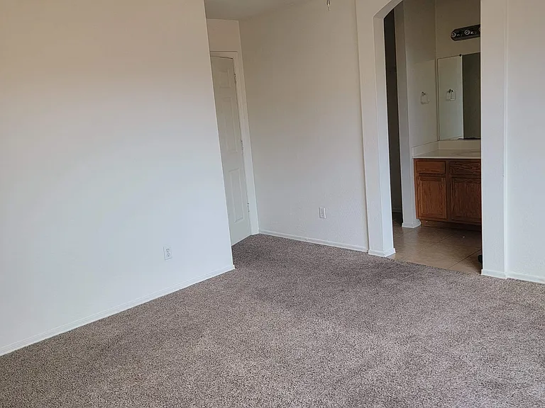 10531 W Papago St — Photo 9
