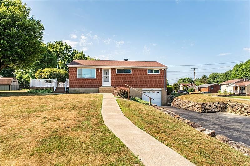 1st image of 502 Canterbury Dr