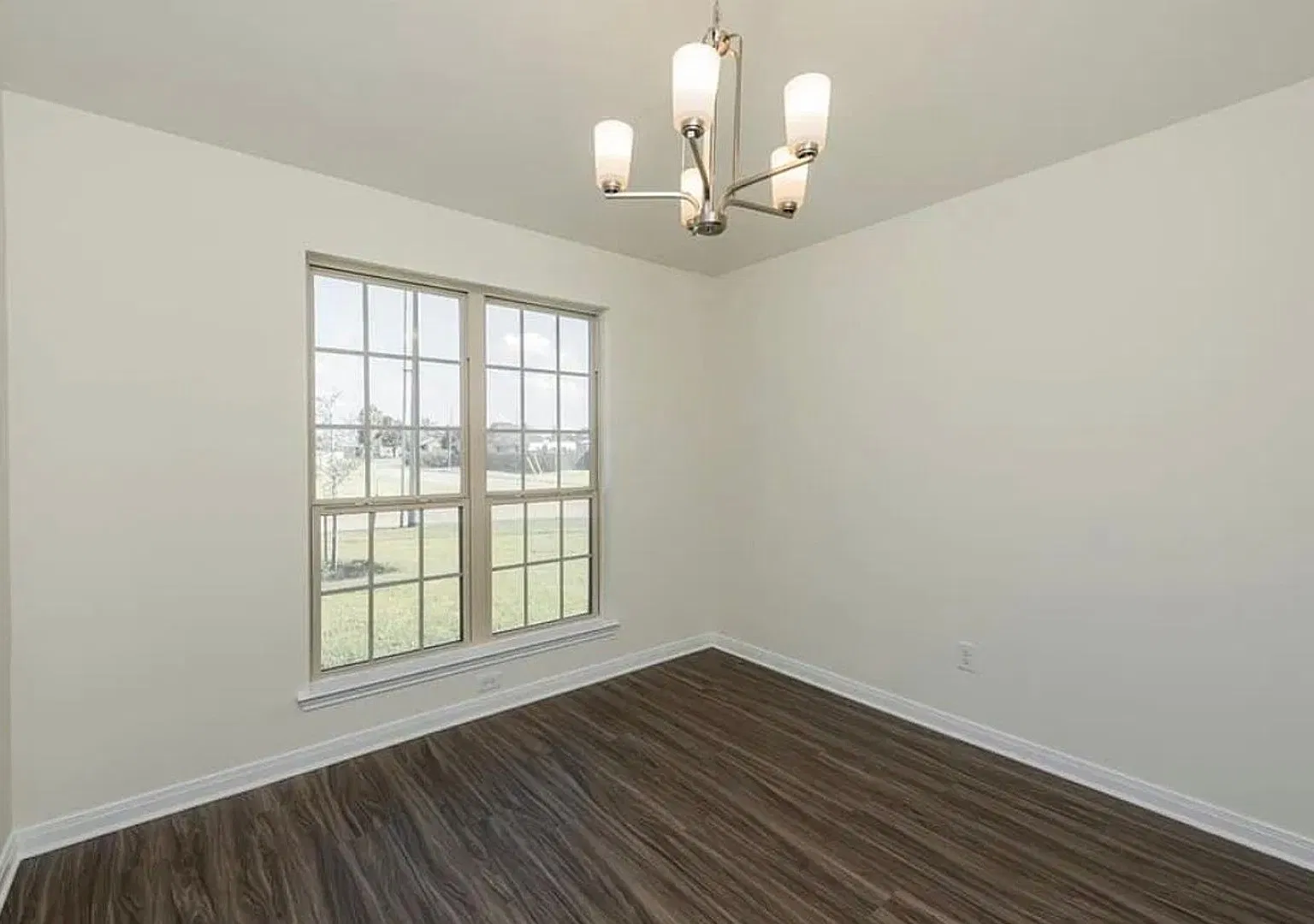 3703 Mckenzie Dr — Photo 2