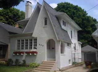 322 N Fairview Ave, Lansing, MI 48912