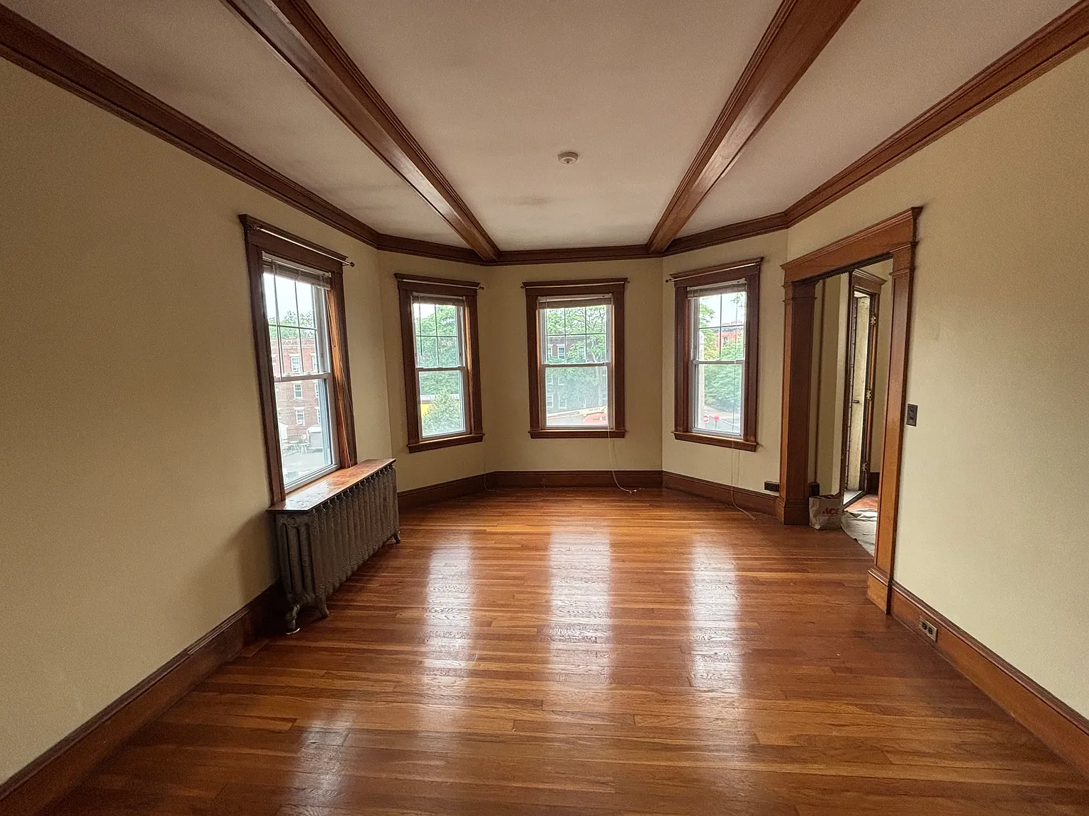 4 bed, 1800 sqft, $3,200 — Photo 3