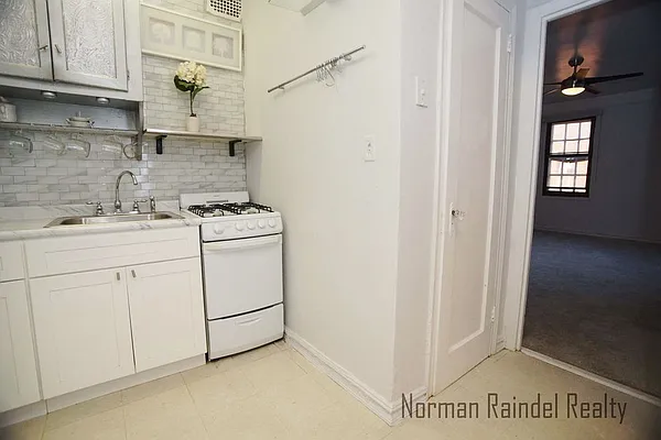 Rented by Norman Raindel, LREB | media 3