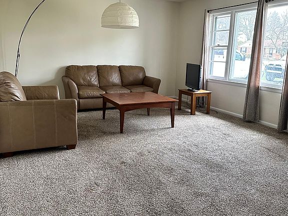 4th image of 3619 E Park Ln