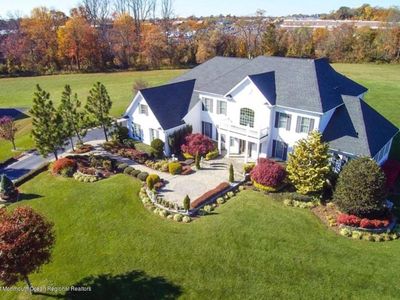 6 Genek Ct, Freehold, NJ, 07728