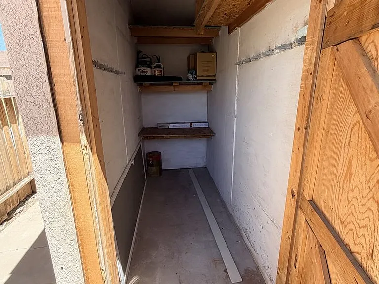 204 N 2000 E — Photo 24