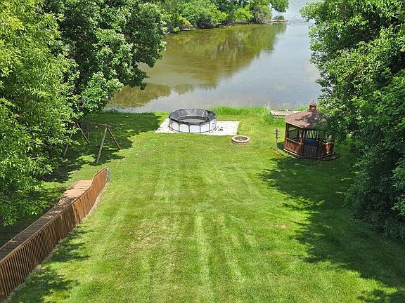 2nd image of 2502 S Shore Dr