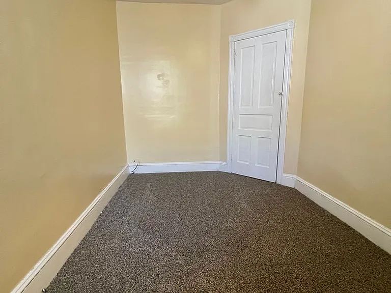 4728 Edmund St — Photo 25