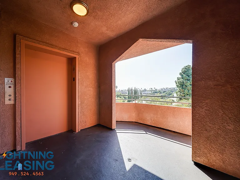 7370 Hawthorn Ave #305 — Photo 14