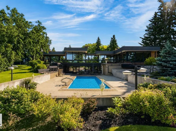 59 Westbrook Dr NW, Edmonton, AB T6J 2C8