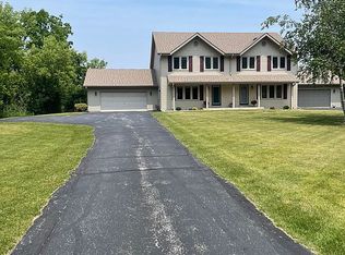 N56W34820 Lake Dr, Oconomowoc, WI 53066