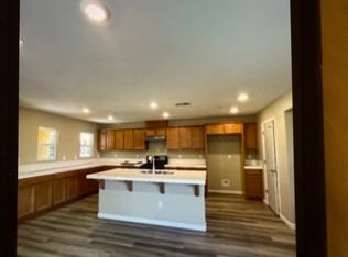 1633 W Woodward Ave, Manteca, CA 95337