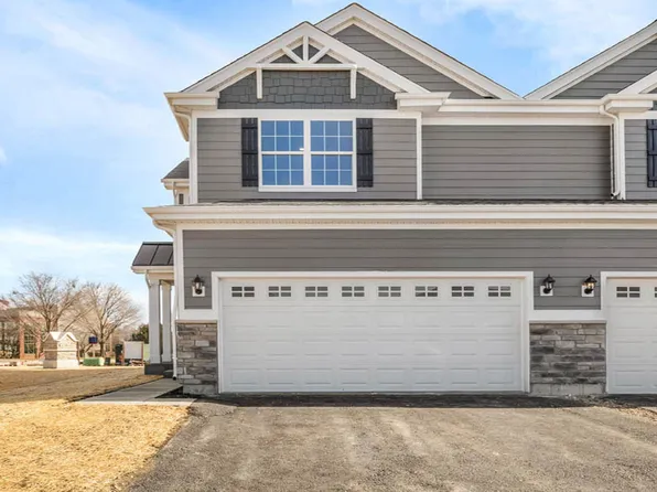 283 Charlestowne Lakes Dr, Saint Charles, IL 60174