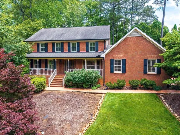 4930 Forestglade Ct, Stone Mountain, GA 30087
